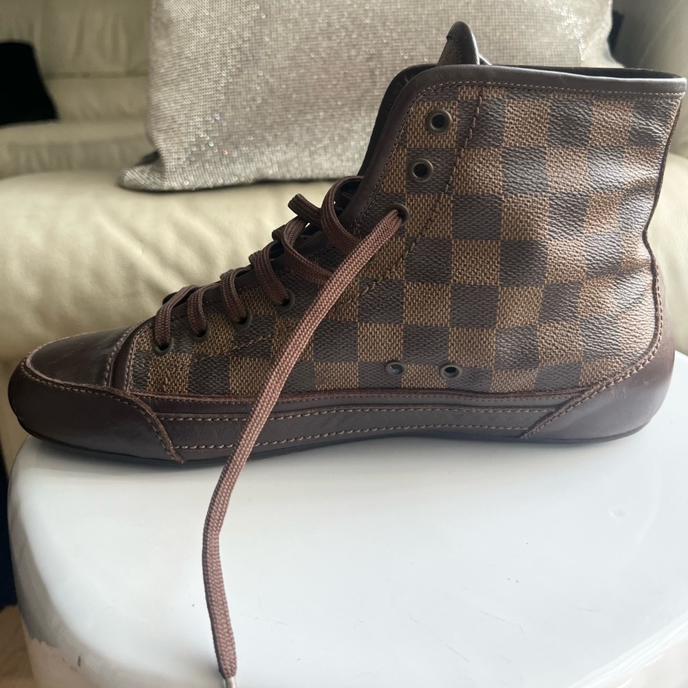 Authentic LV Damier leather High-Top Sneakers - Picture 6 of 10